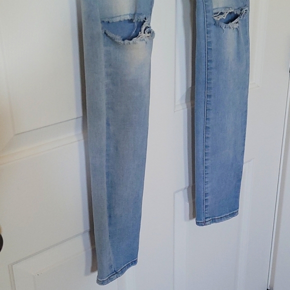 RSQ Manhattan High Rise - Picture 4 of 6